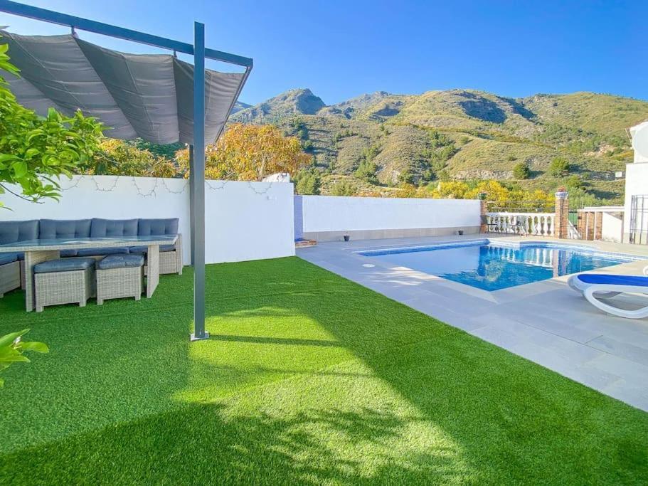 Cozy In Nerja , Malaga. Private Pool. Wifi Ferienhaus